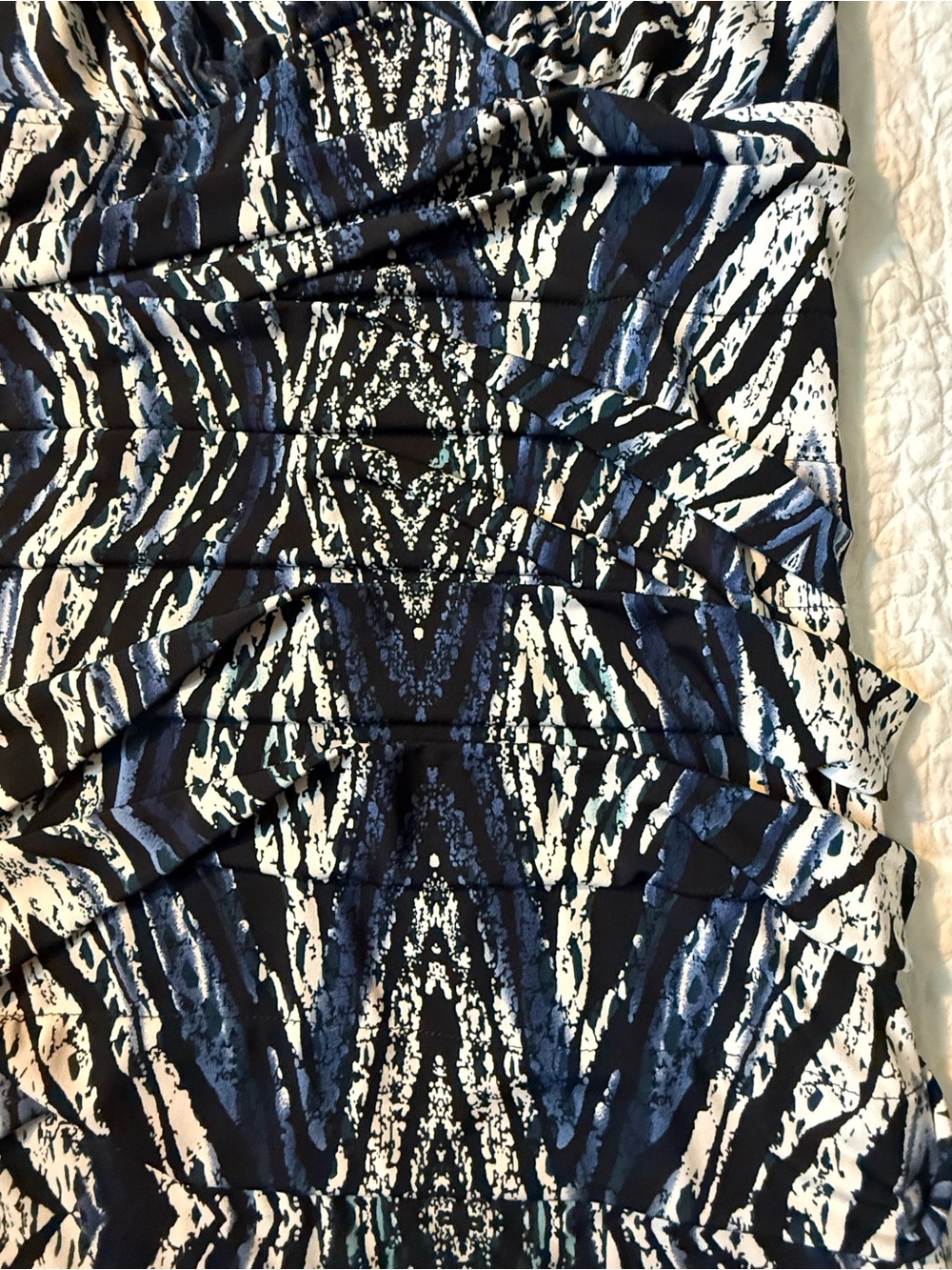 connected apparel Black and Blue Abstract Ruched V-Neck Maxi Dress - Picture 3 of 6